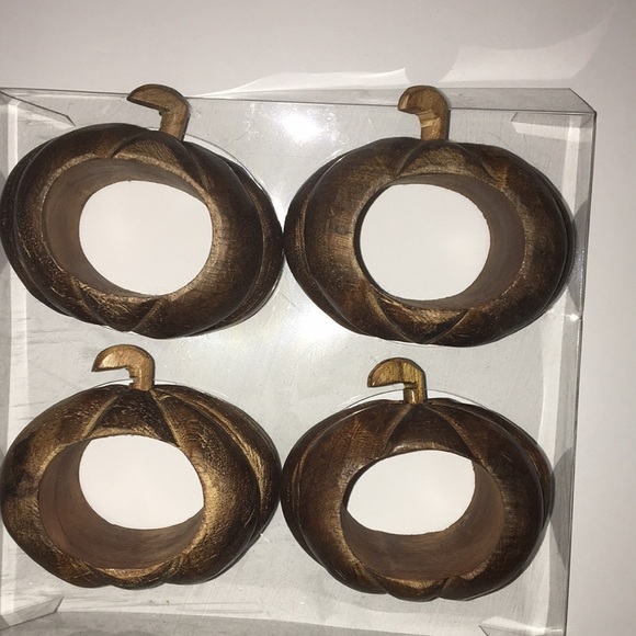 NIOB Bardwil Set of 4 Wooden Pumpkin Napkin Rings - Picture 3 of 5